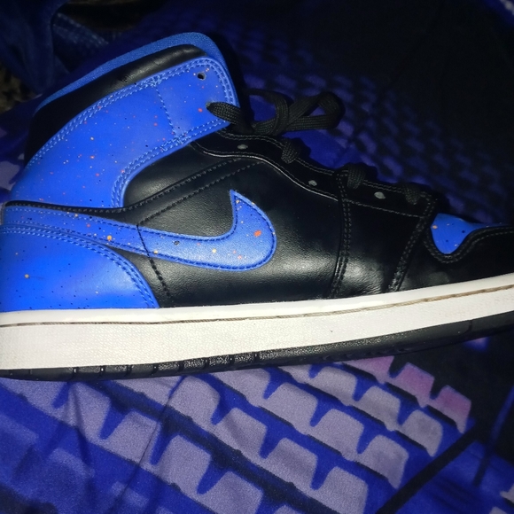 blue and black 1s